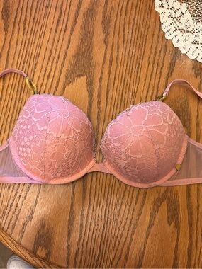 Victoria's Secret Pink Lace Push-Up Bra